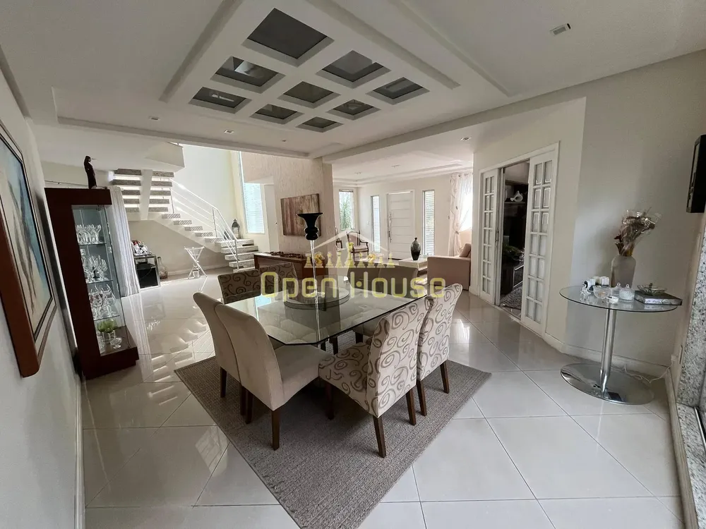 Casa, 5 quartos, 404 m² - Foto 1