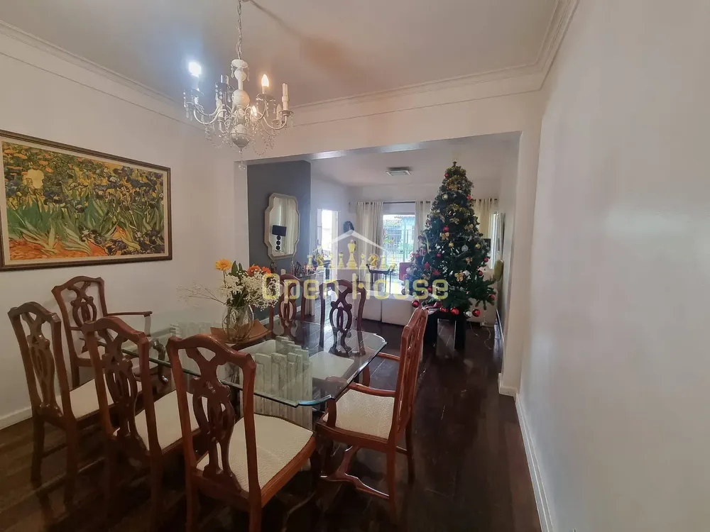 Casa, 5 quartos, 236 m² - Foto 1