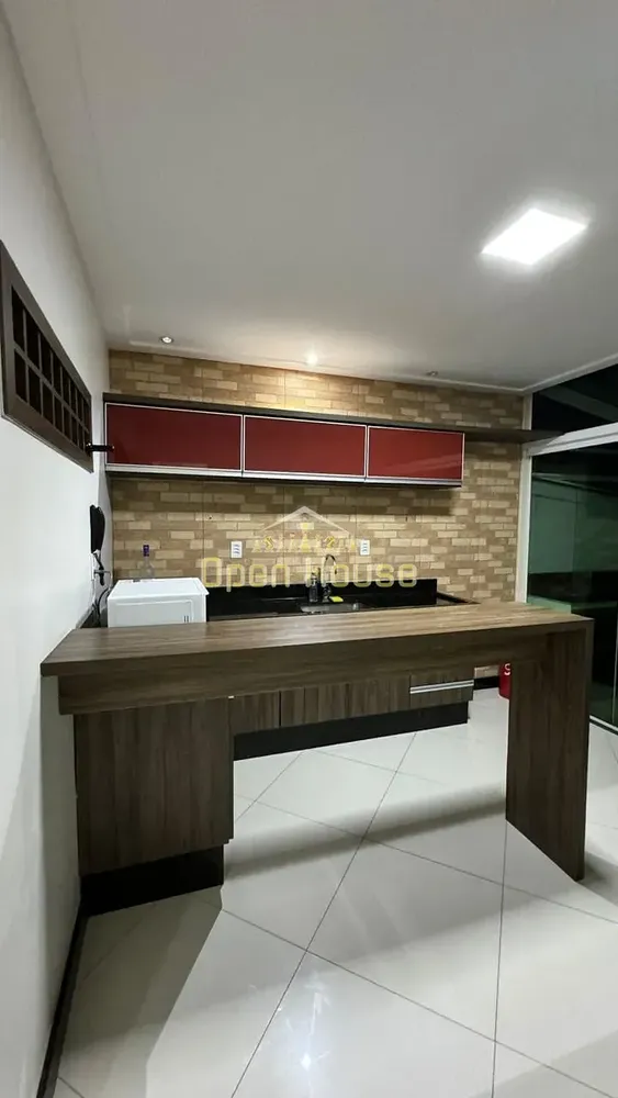 Cobertura, 3 quartos, 214 m² - Foto 2