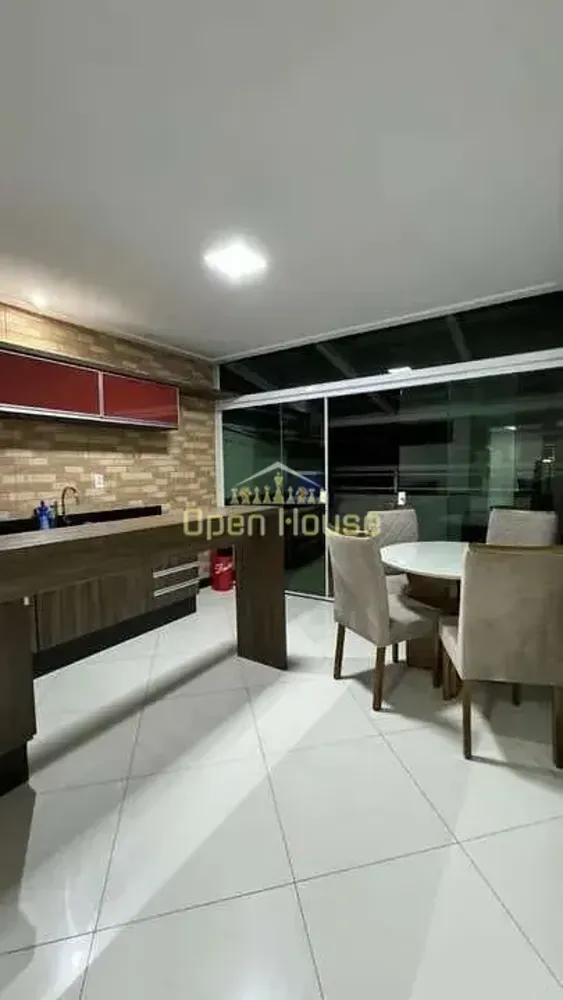 Cobertura, 3 quartos, 214 m² - Foto 1