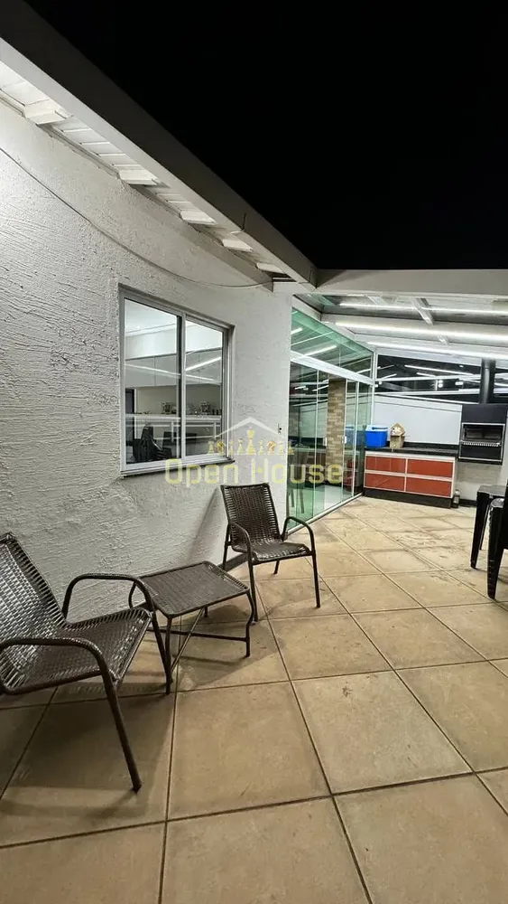 Cobertura, 3 quartos, 214 m² - Foto 4
