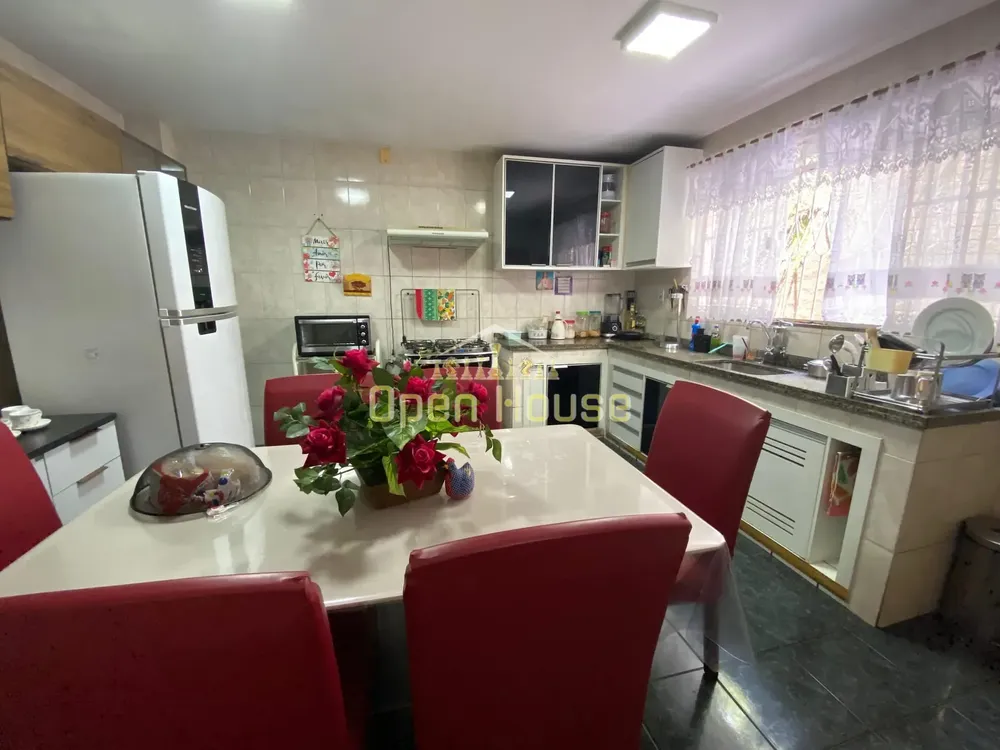 Casa, 3 quartos, 313 m² - Foto 3
