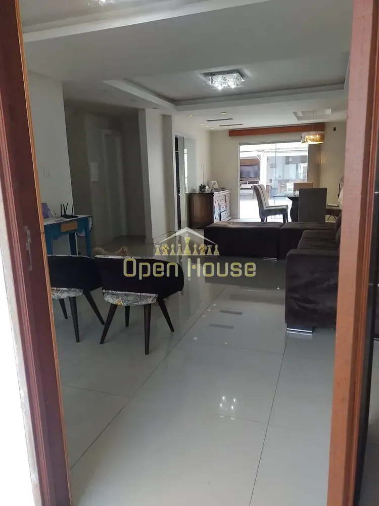 Casa, 5 quartos, 140 m² - Foto 2
