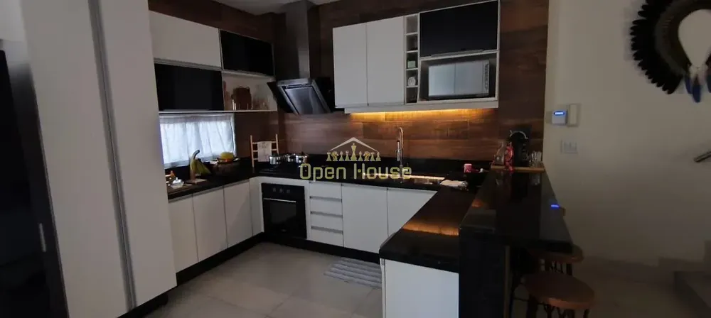 Casa, 3 quartos, 203 m² - Foto 1