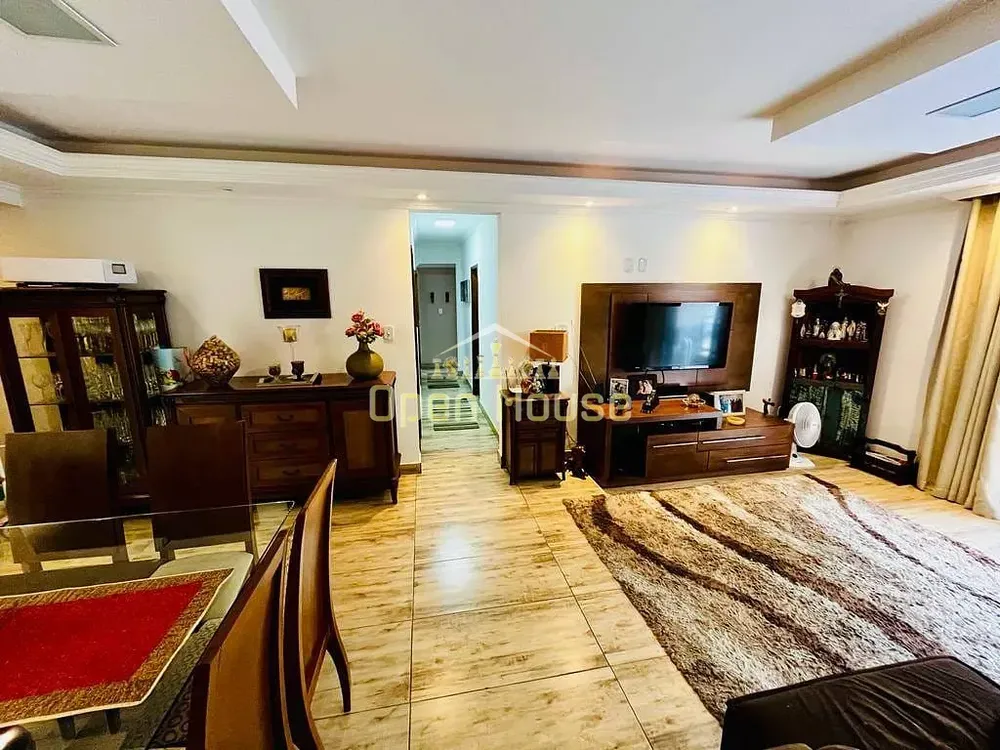 Apartamento, 3 quartos, 221 m² - Foto 1