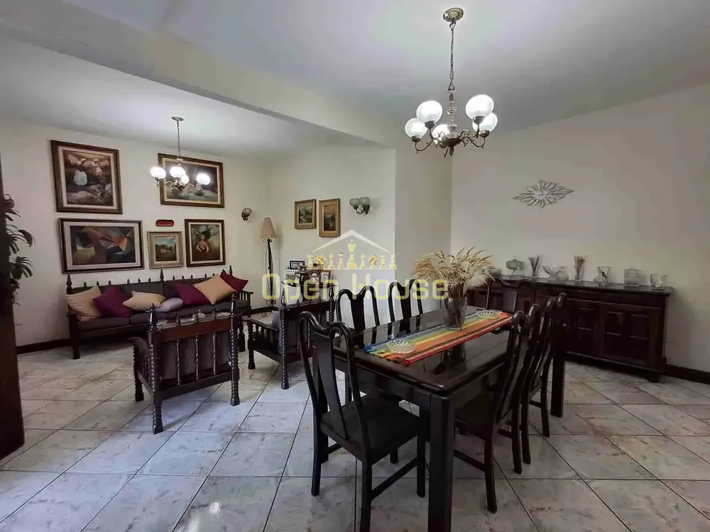 Casa, 4 quartos, 216 m² - Foto 1