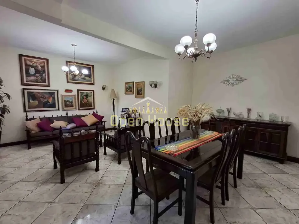Casa, 4 quartos, 216 m² - Foto 2