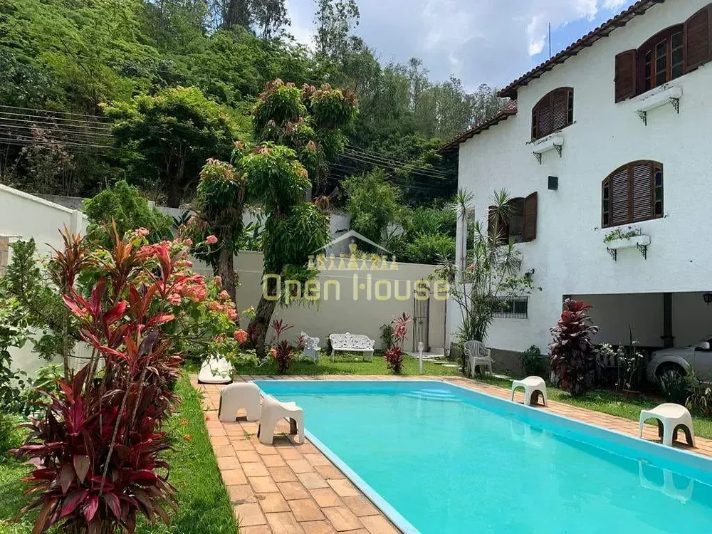 Casa, 3 quartos, 330 m² - Foto 1