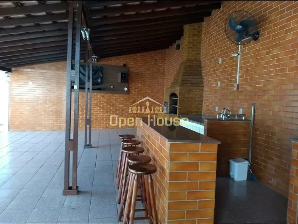 Casa, 4 quartos, 237 m² - Foto 1