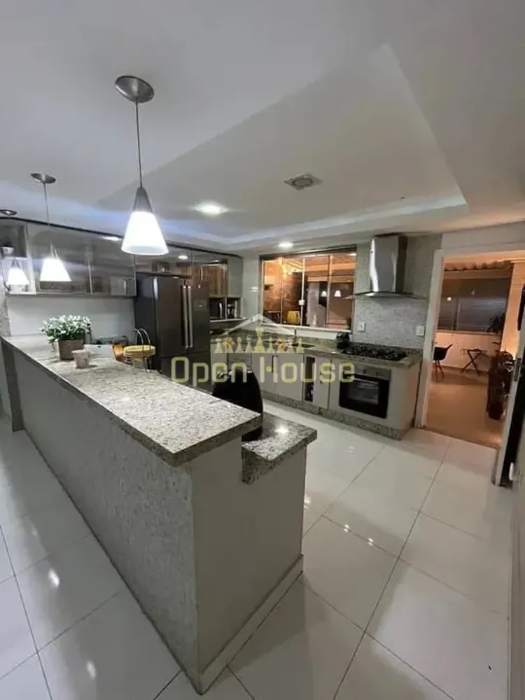 Casa, 3 quartos, 216 m² - Foto 4