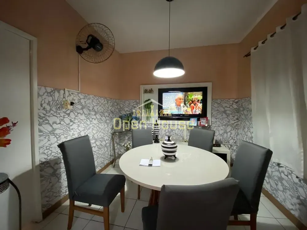 Casa, 4 quartos, 222 m² - Foto 2
