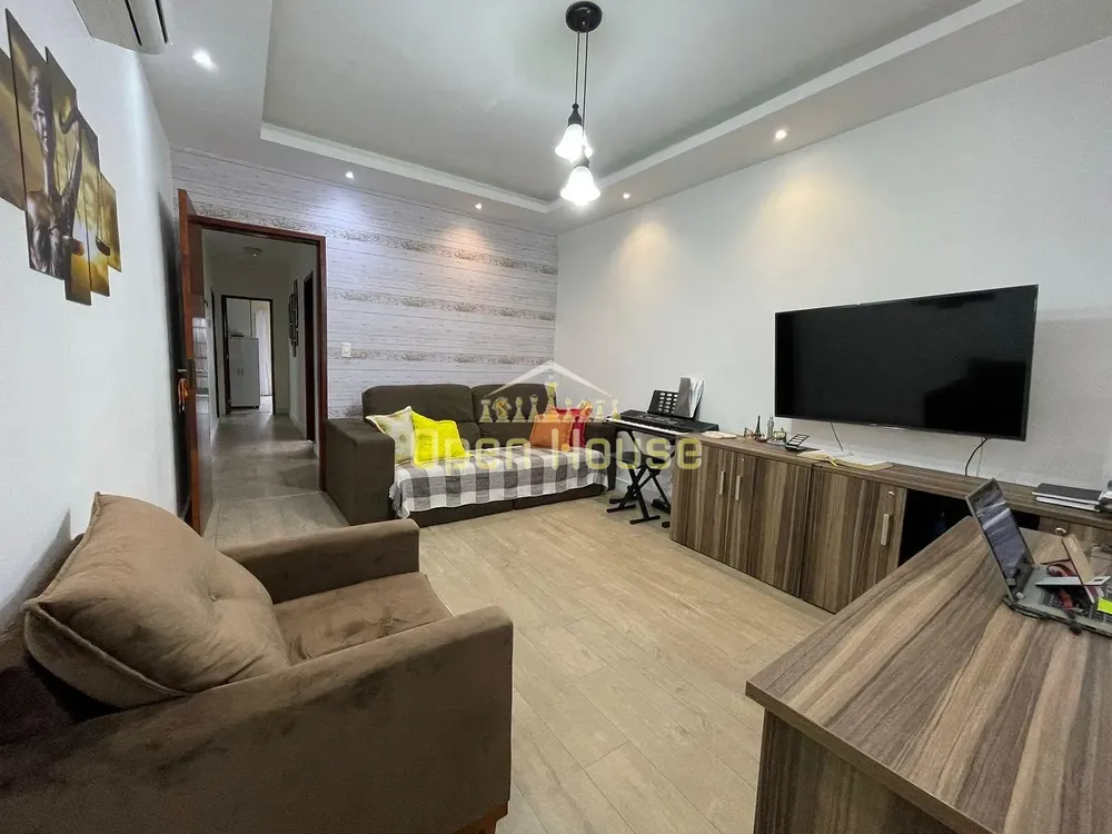 Casa, 3 quartos, 220 m² - Foto 2