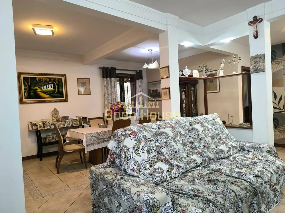 Casa, 3 quartos, 195 m² - Foto 1