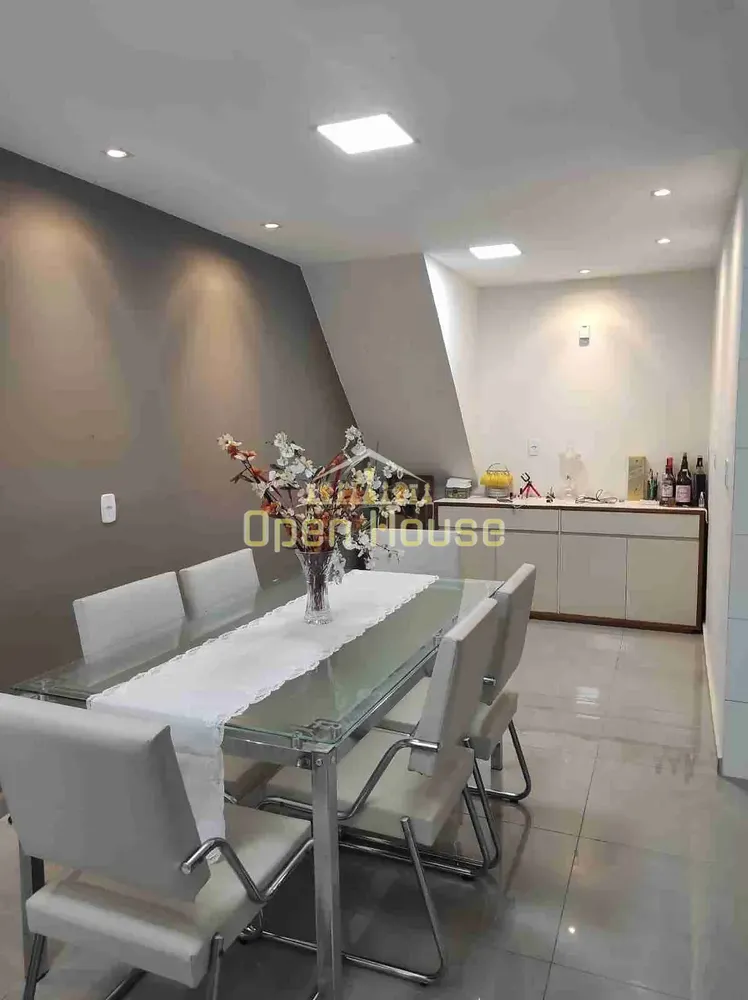 Casa, 4 quartos, 225 m² - Foto 1