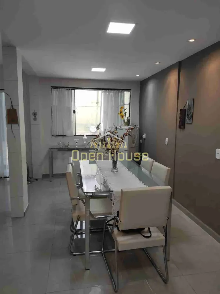 Casa, 4 quartos, 225 m² - Foto 2