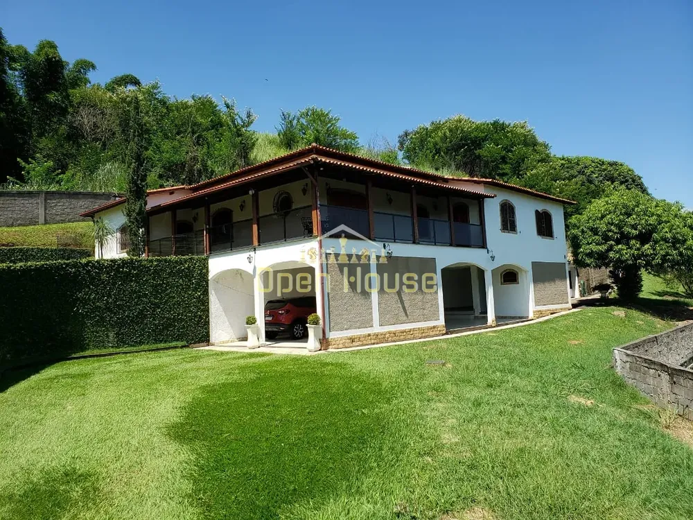 Chácara, 4 quartos, 2245 m² - Foto 1