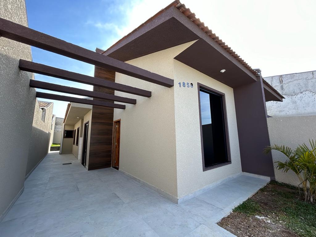 Casa à venda com 3 quartos, 70m² - Foto 1