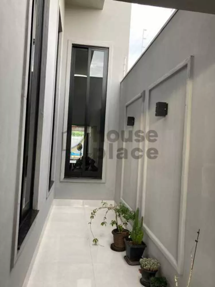 Casa à venda com 3 quartos, 210m² - Foto 1