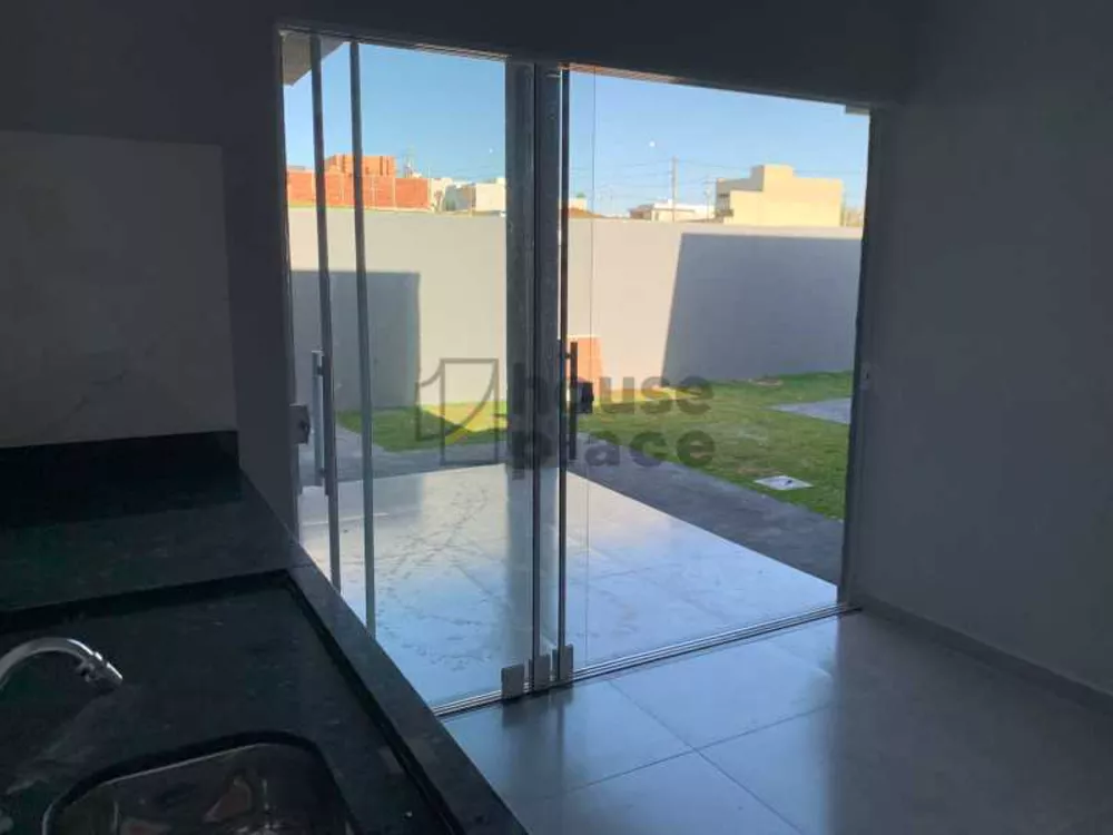 Casa de Condomínio à venda com 3 quartos, 130m² - Foto 2