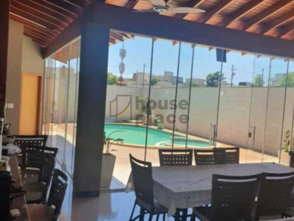 Casa de Condomínio à venda com 4 quartos, 390m² - Foto 2