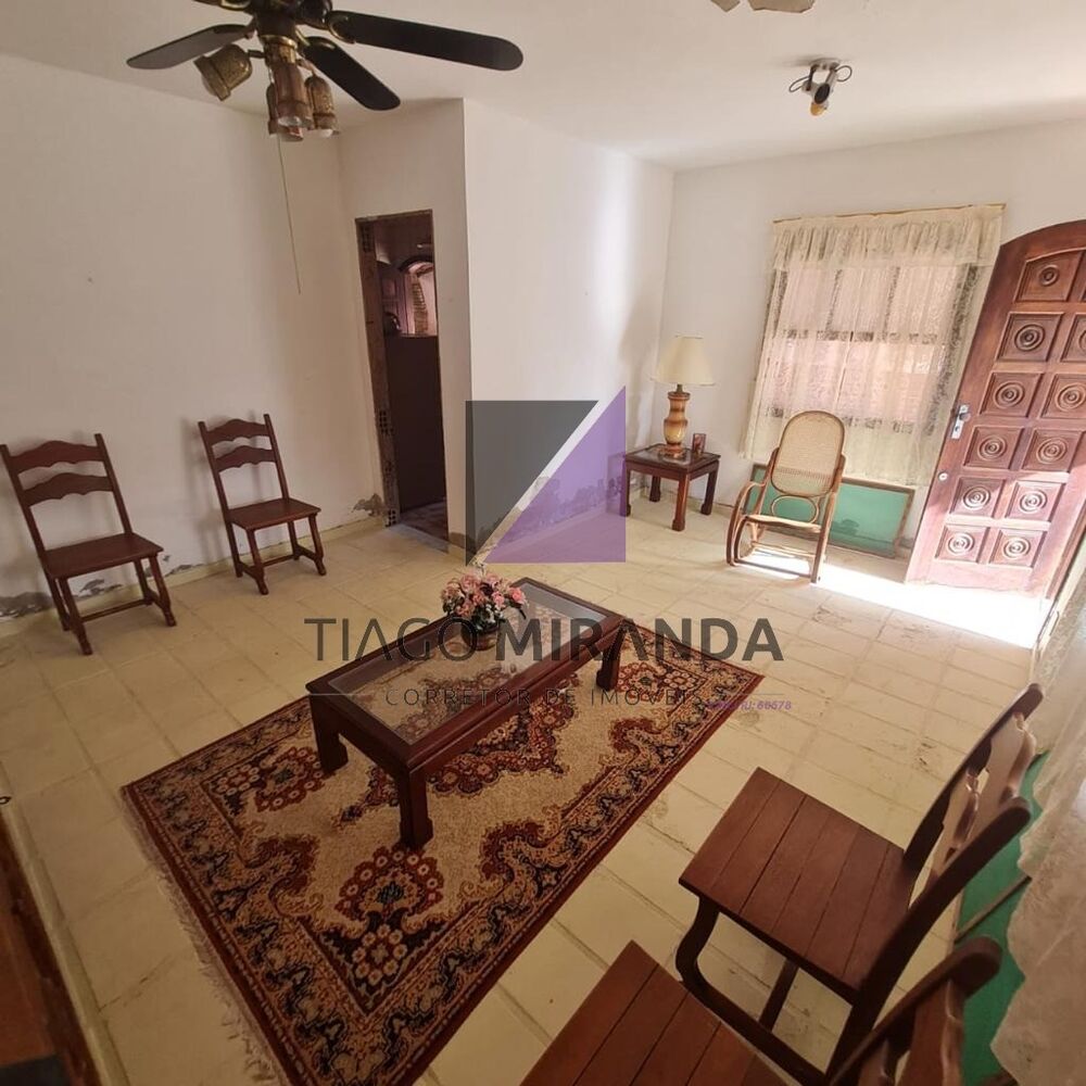 Casa à venda com 3 quartos, 70m² - Foto 2