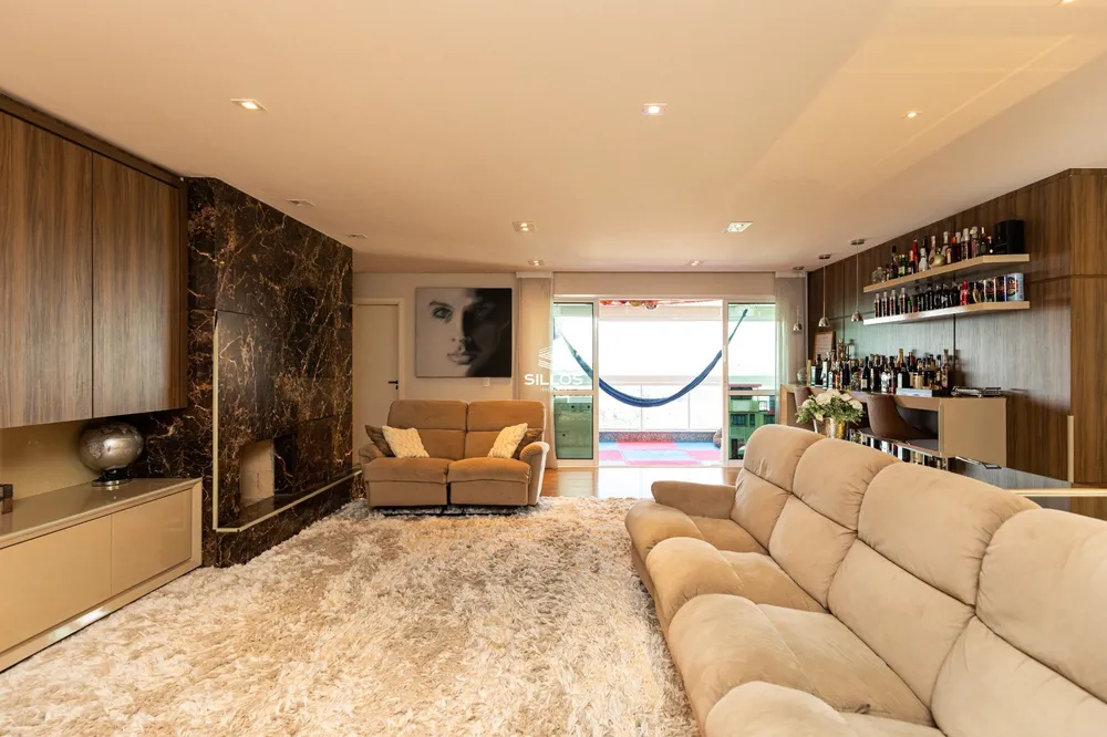 Apartamento, 3 quartos, 228 m² - Foto 1