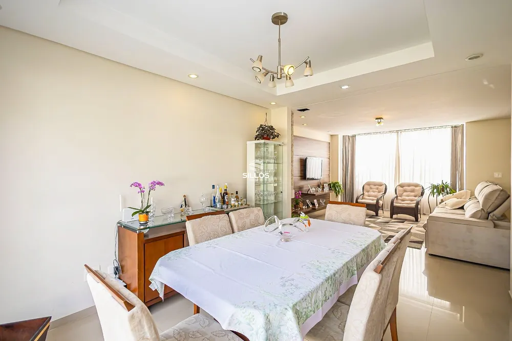 Casa, 3 quartos, 215 m² - Foto 2