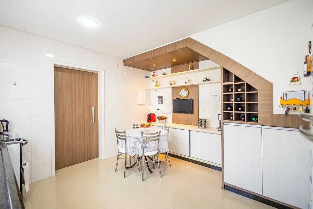 Casa, 3 quartos, 215 m² - Foto 4