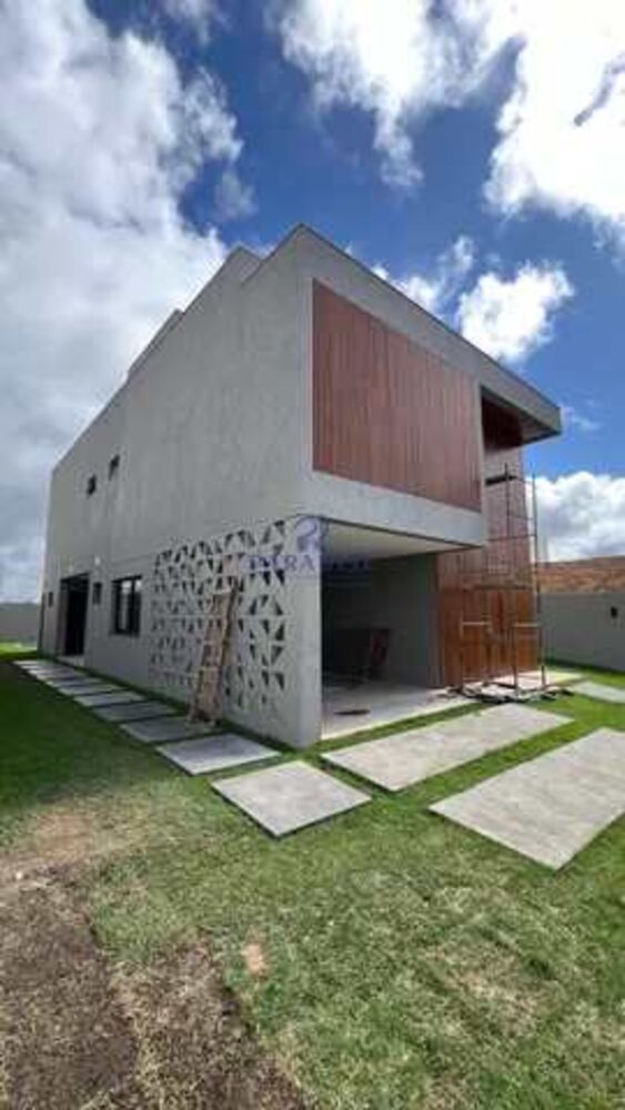 Casa à venda com 4 quartos, 294m² - Foto 1