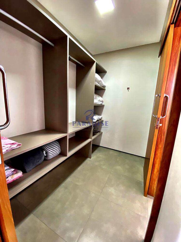 Casa à venda com 5 quartos, 310m² - Foto 4