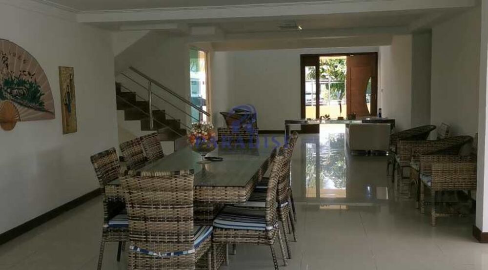 Casa à venda com 5 quartos, 570m² - Foto 2