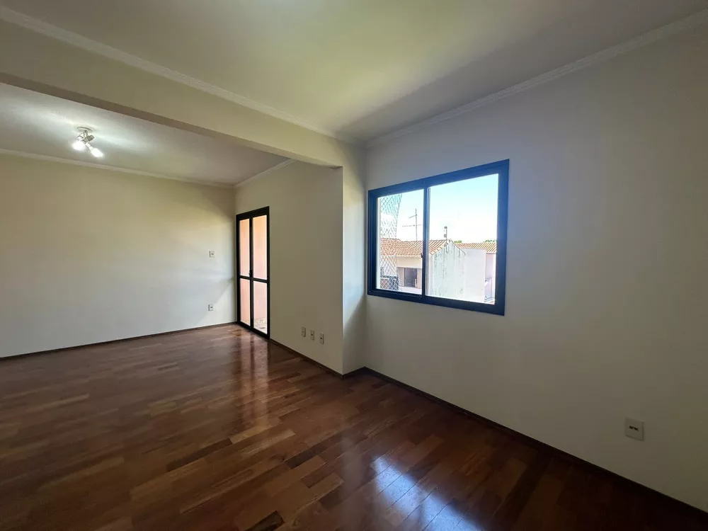 Apartamento à venda com 3 quartos, 101m² - Foto 2