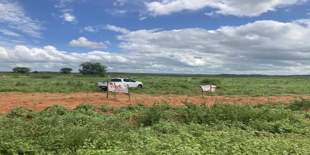 Terreno à venda, 3300m² - Foto 1