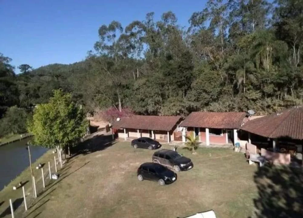 Fazenda à venda com 1 quarto, 260m² - Foto 2