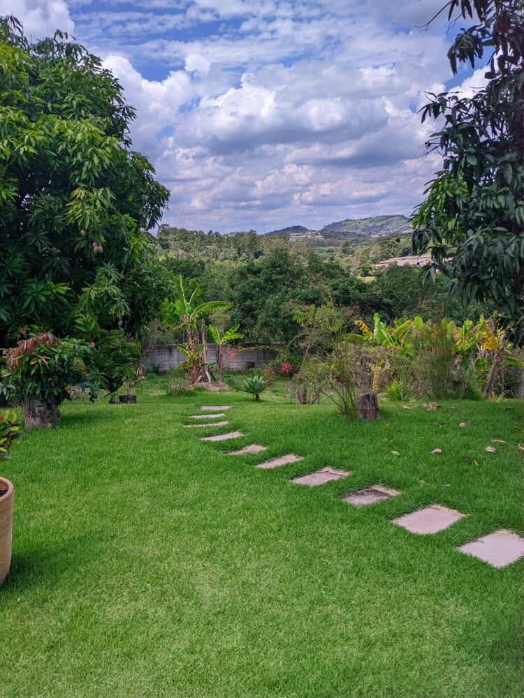 Chácara à venda e aluguel com 3 quartos, 350m² - Foto 1