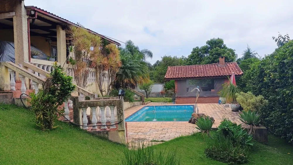 Chácara, 4 quartos, 597 m² - Foto 1