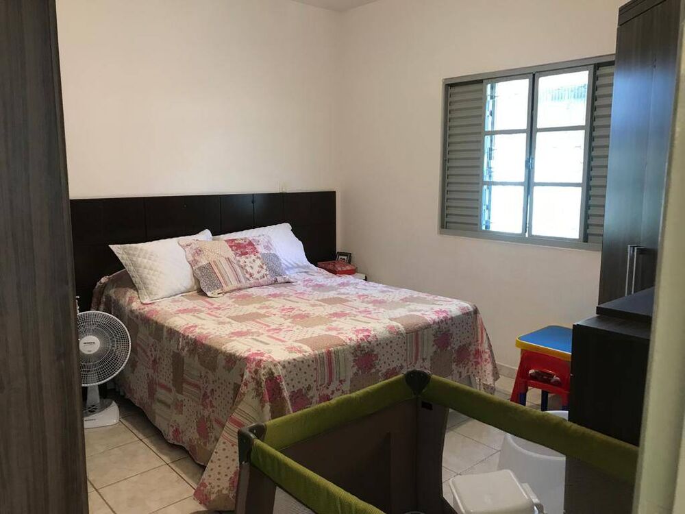 Casa à venda com 1 quarto, 150m² - Foto 3