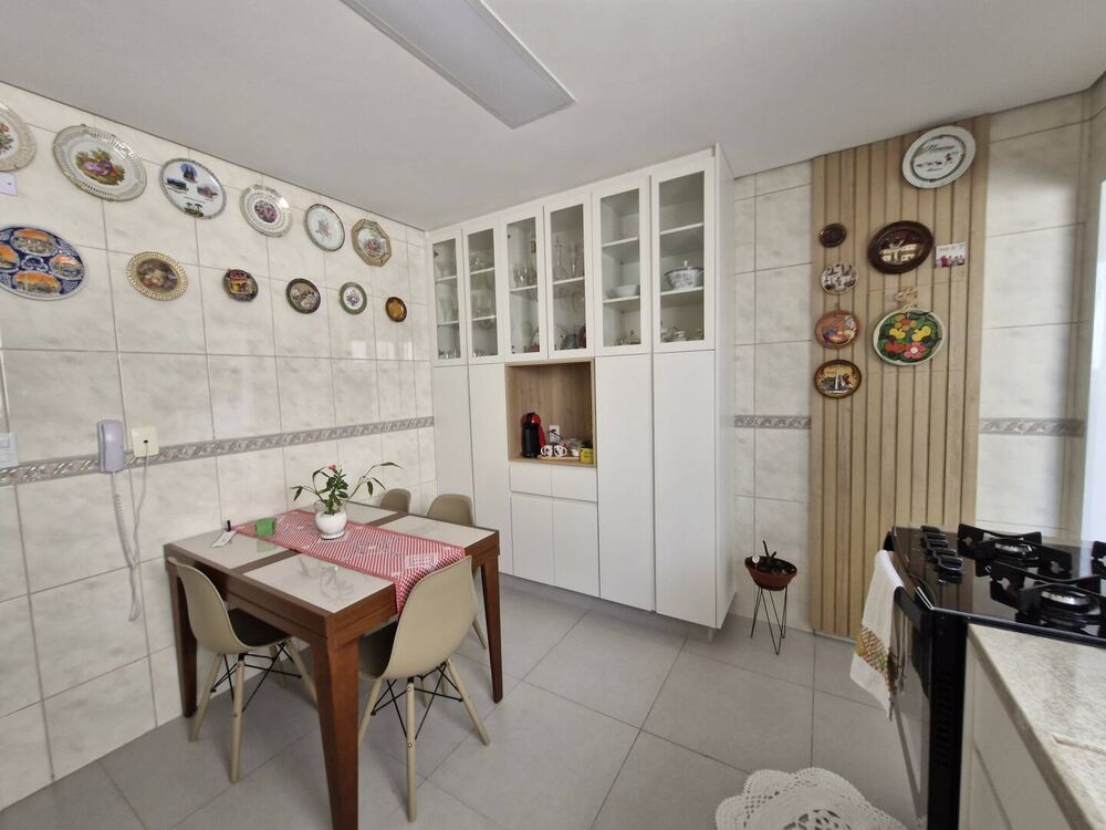 Apartamento à venda com 2 quartos, 75m² - Foto 4