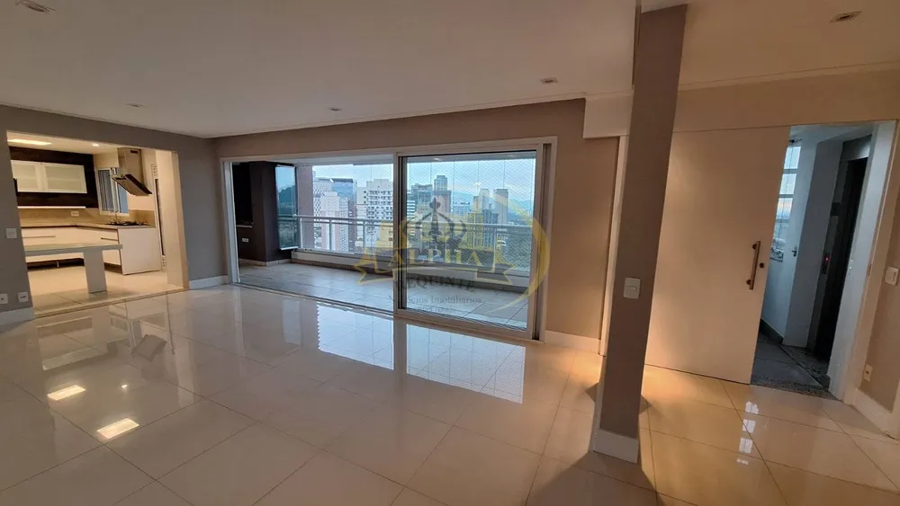 Apartamento, 3 quartos, 200 m² - Foto 1