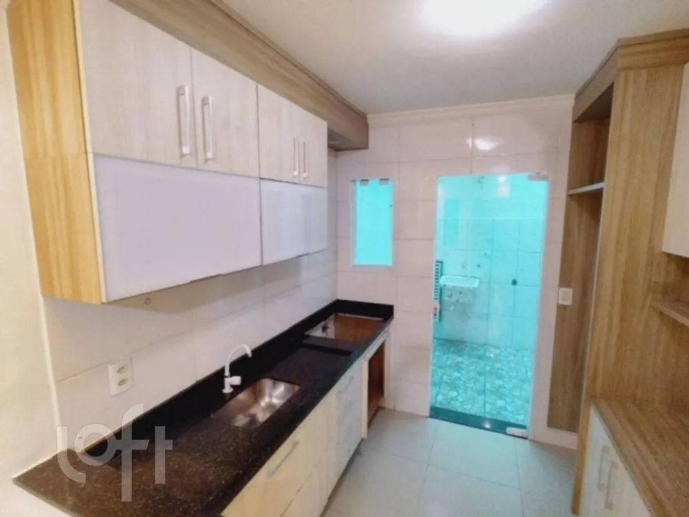 Casa à venda com 3 quartos, 97m² - Foto 1