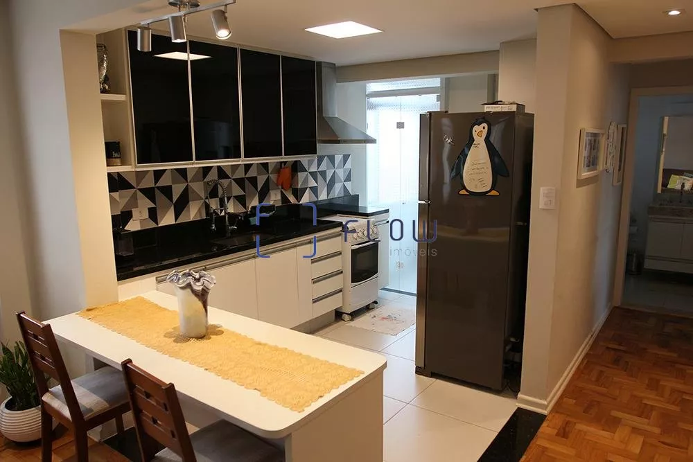 Apartamento à venda com 2 quartos, 84m² - Foto 2