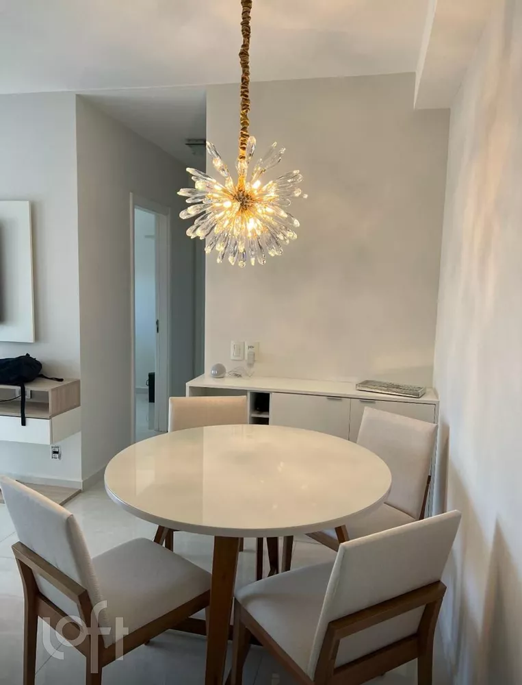 Apartamento à venda com 2 quartos, 79m² - Foto 4