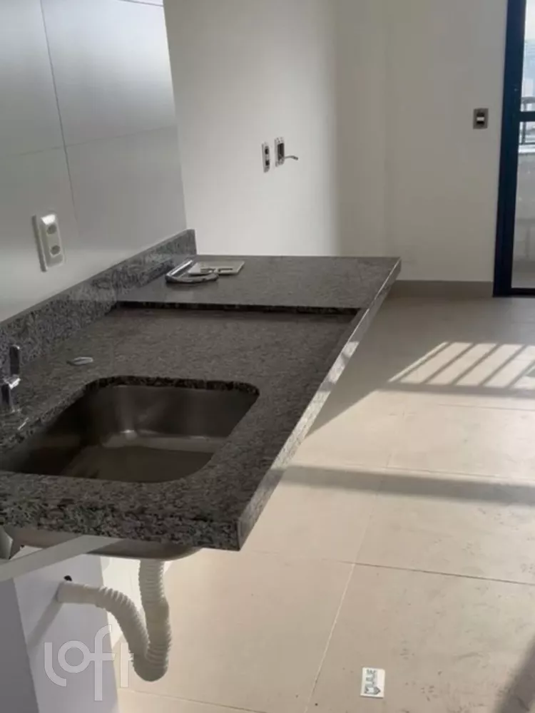 Apartamento à venda com 1 quarto, 32m² - Foto 2