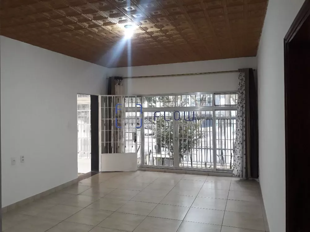 Casa à venda com 3 quartos, 100m² - Foto 1