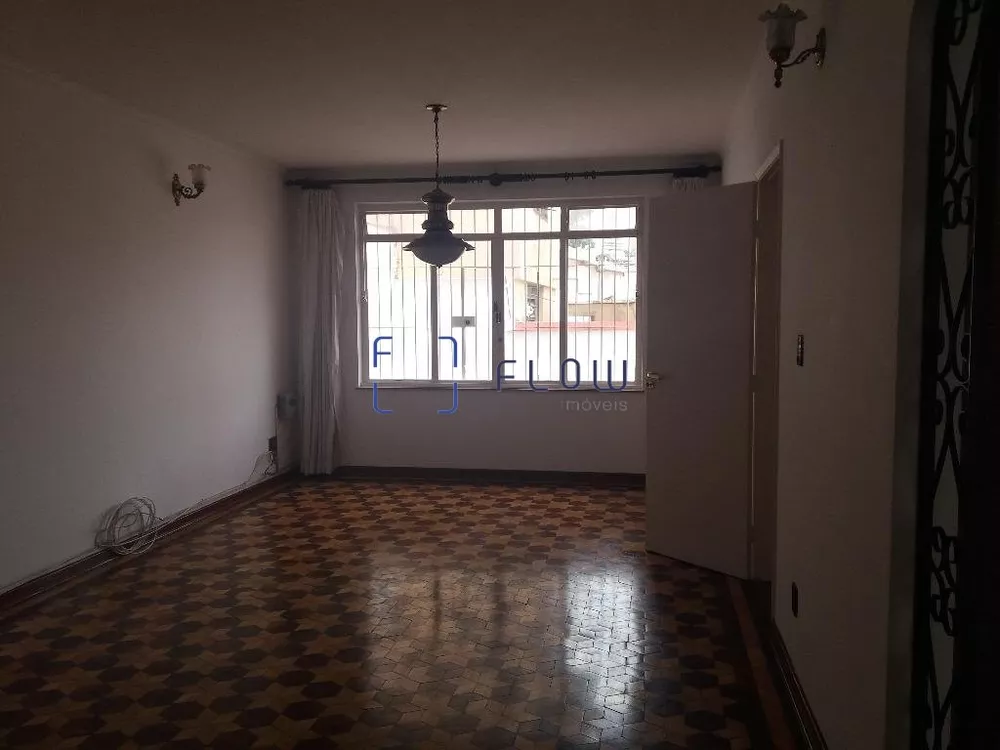 Casa à venda com 3 quartos, 195m² - Foto 1