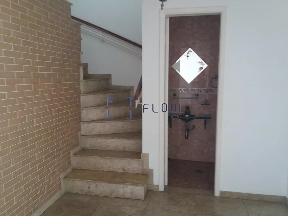 Casa à venda com 3 quartos, 195m² - Foto 2