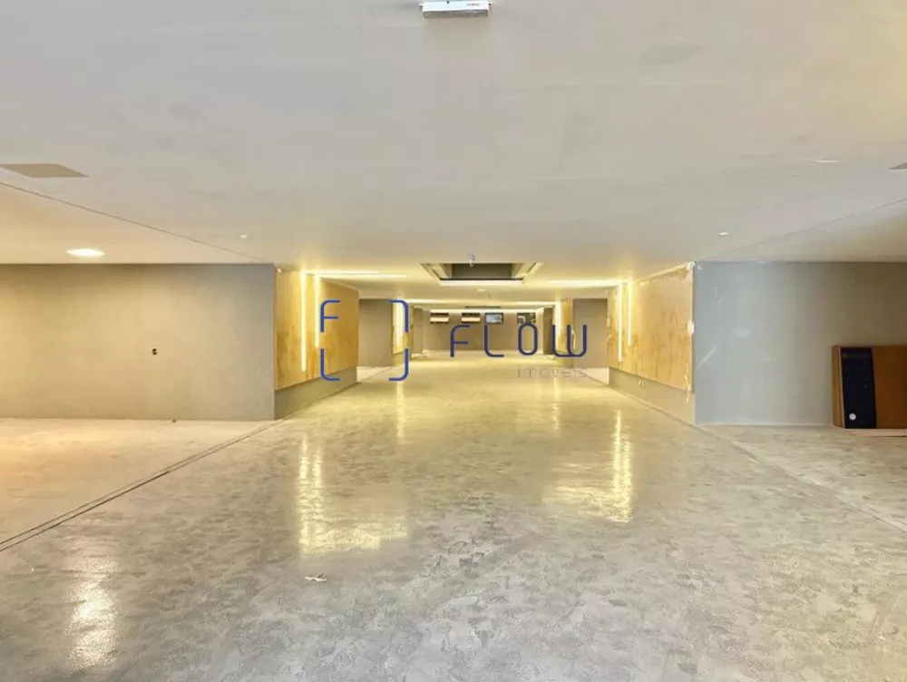 Casa à venda com 3 quartos, 748m² - Foto 2