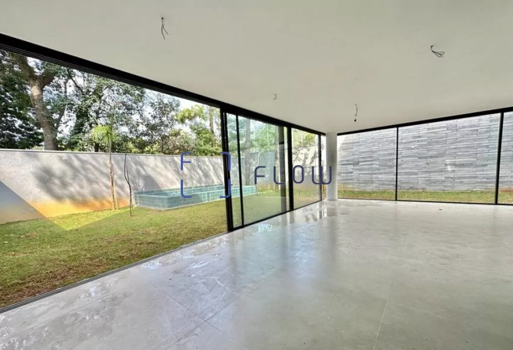 Casa à venda com 3 quartos, 748m² - Foto 1