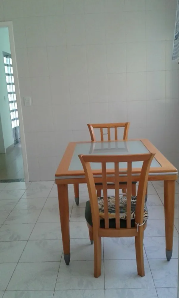 Casa, 3 quartos, 220 m² - Foto 1