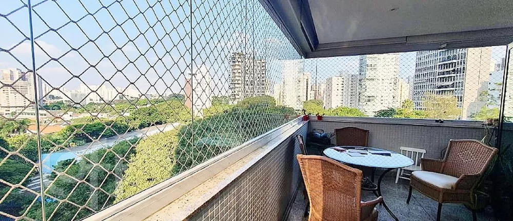 Apartamento à venda com 4 quartos, 190m² - Foto 1